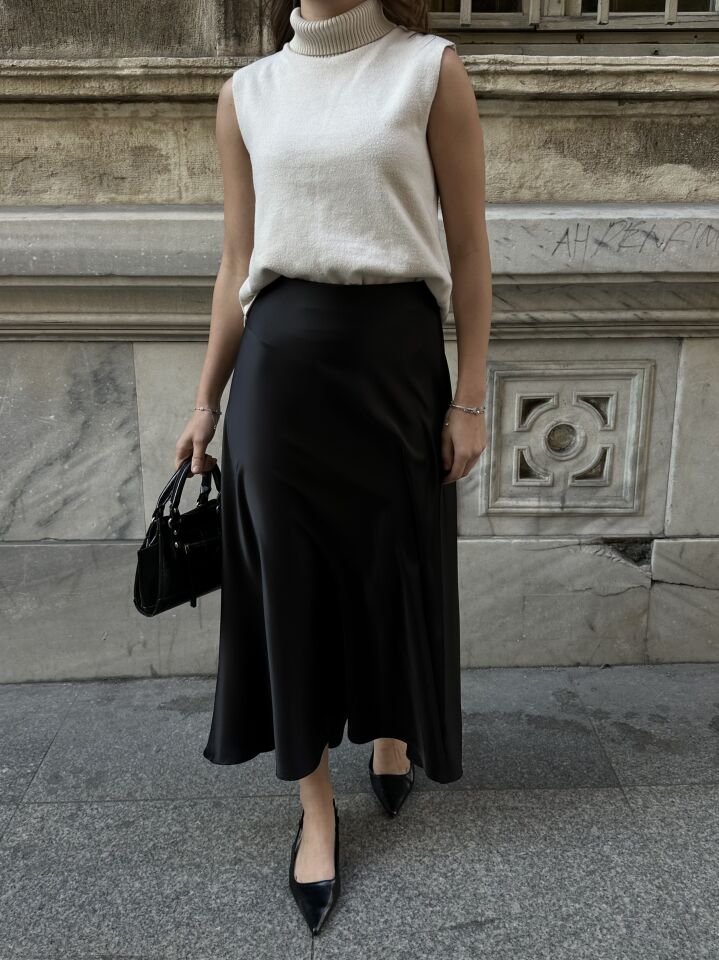 Zara Crep Saten Etek Siyah L