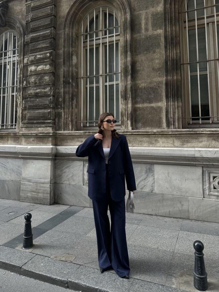 Düğme Detaylı Pensli Blazer Takım Lacivert L