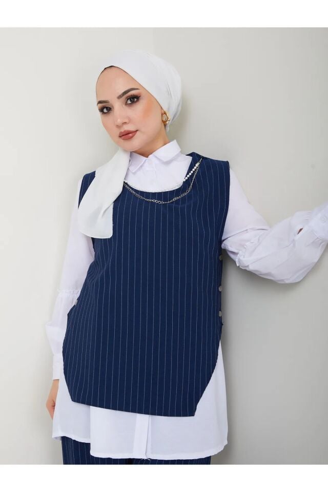 Kolye Detay Gömlek Yaka Çizgili Üçlü Yelekli Takım Lacivert S