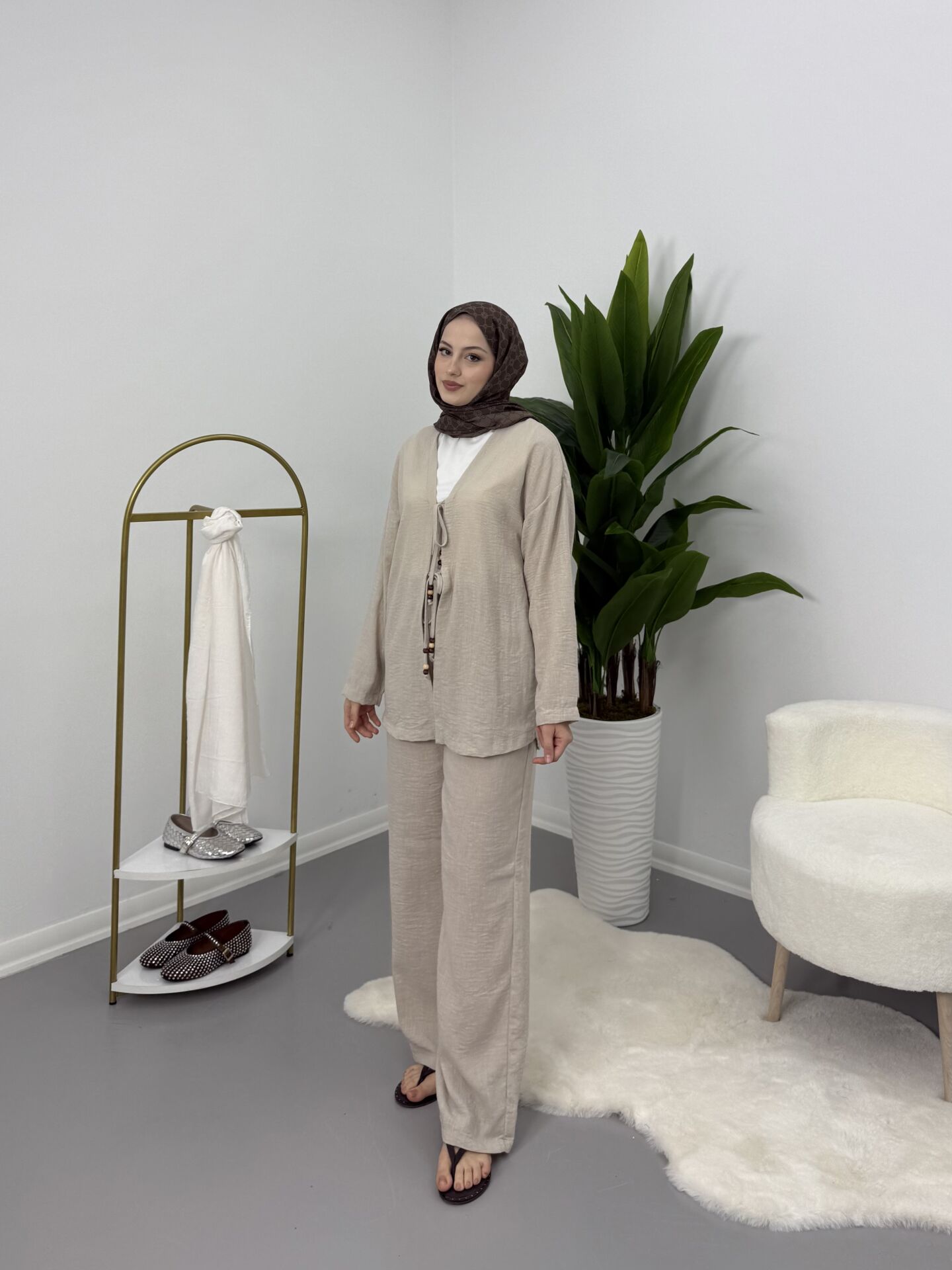 Önden Bağlamalı Boncuklu Takım Bej S