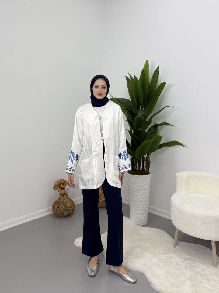 Nakış Detaylı Beyaz Kimono S-M