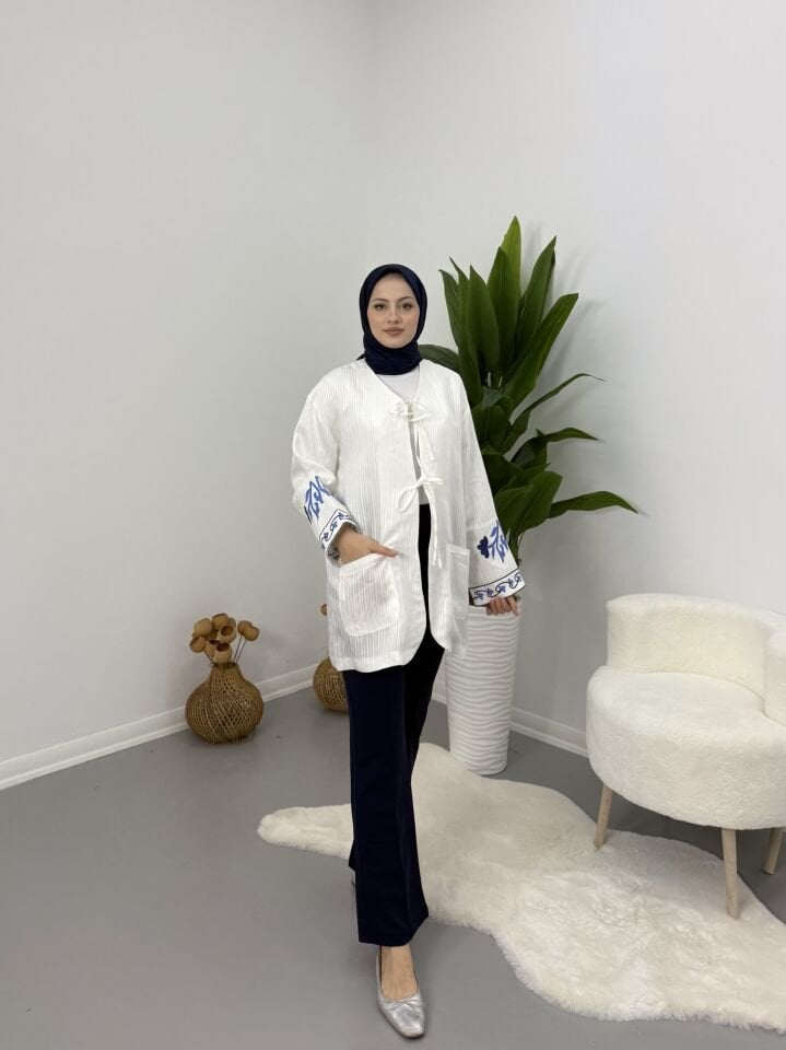 Nakış Detaylı Beyaz Kimono S-M