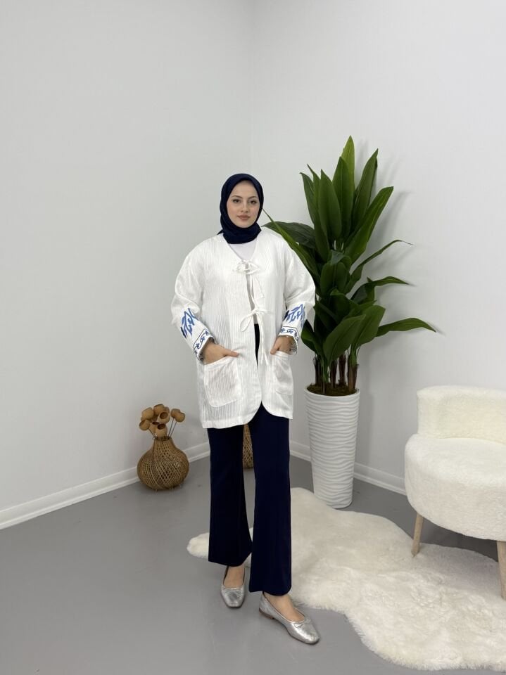 Nakış Detaylı Beyaz Kimono S-M