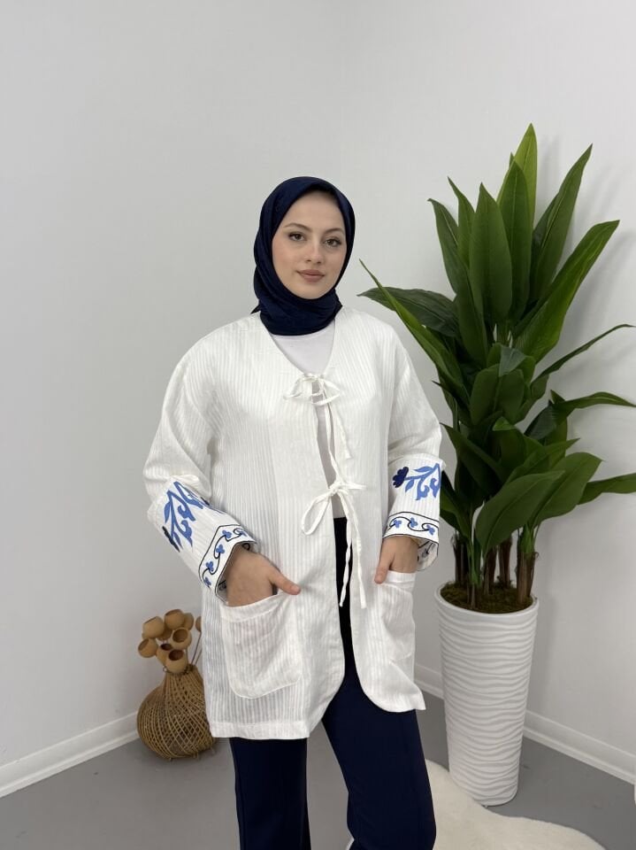 Nakış Detaylı Beyaz Kimono S-M