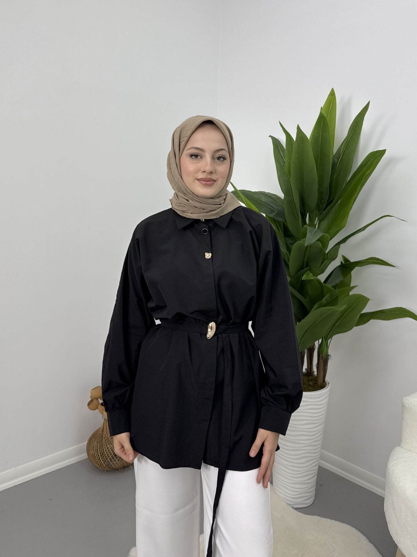 Gold Kemer Detaylı Gömlek Siyah S