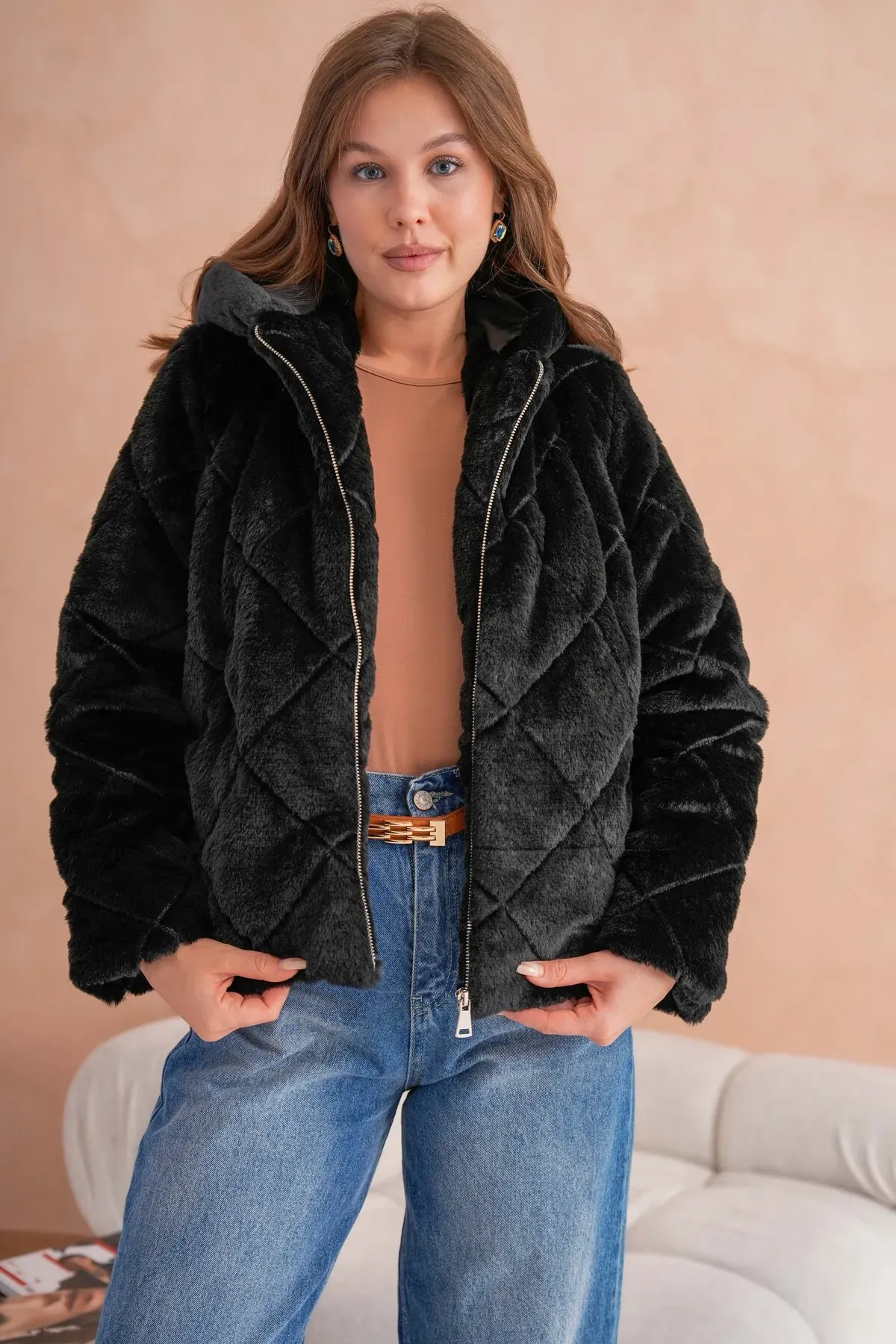 Astarlı Kapüşonlu Peluş Mont Siyah L