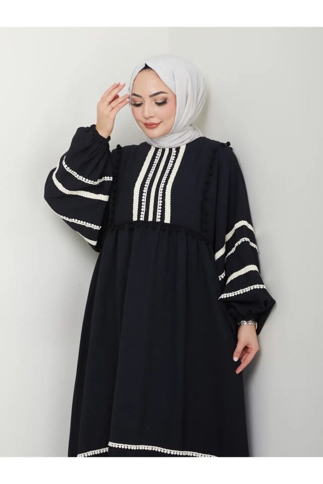Şerit İşlemeli Geniş Elbise Siyah 4XL