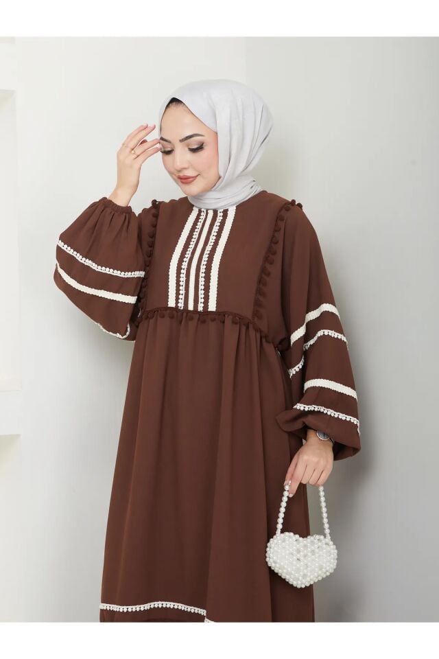 Şerit İşlemeli Geniş Elbise Kahverengi 4XL